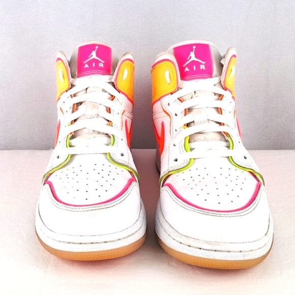 Jordan 1 Mid GS SE 'EdgeGlow' Size 6.5Y - Picture 5 of 9